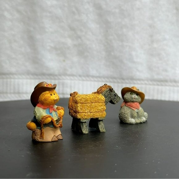 Hallmark Cowboy Cameron Merry Miniatures Decoration from 1996 - Picture 4 of 11